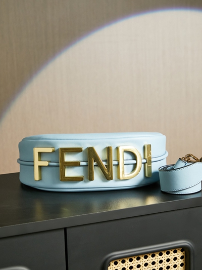 フェンディバッグ側面デザイン